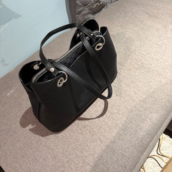Steve Madden Tote Bag - Picture 3 of 16